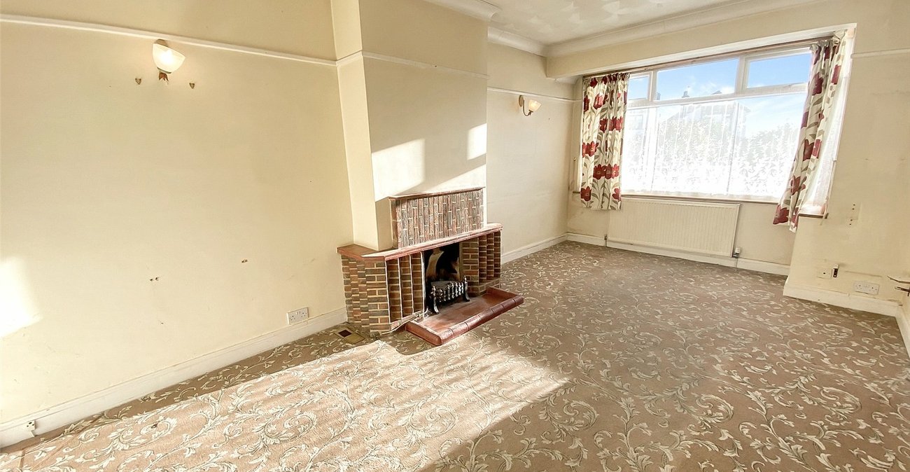 2 bedroom bungalow for sale in Sidcup | Robinson Jackson