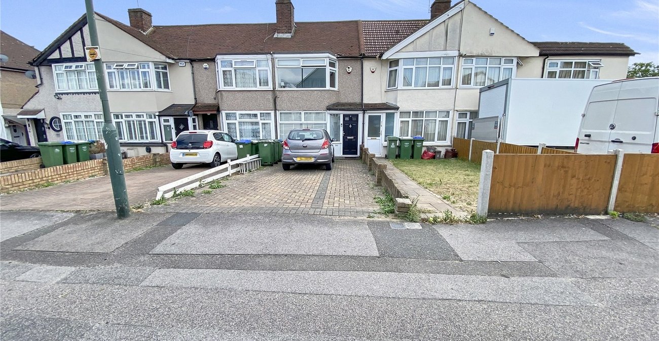 2 bedroom house for sale in Sidcup | Robinson Jackson