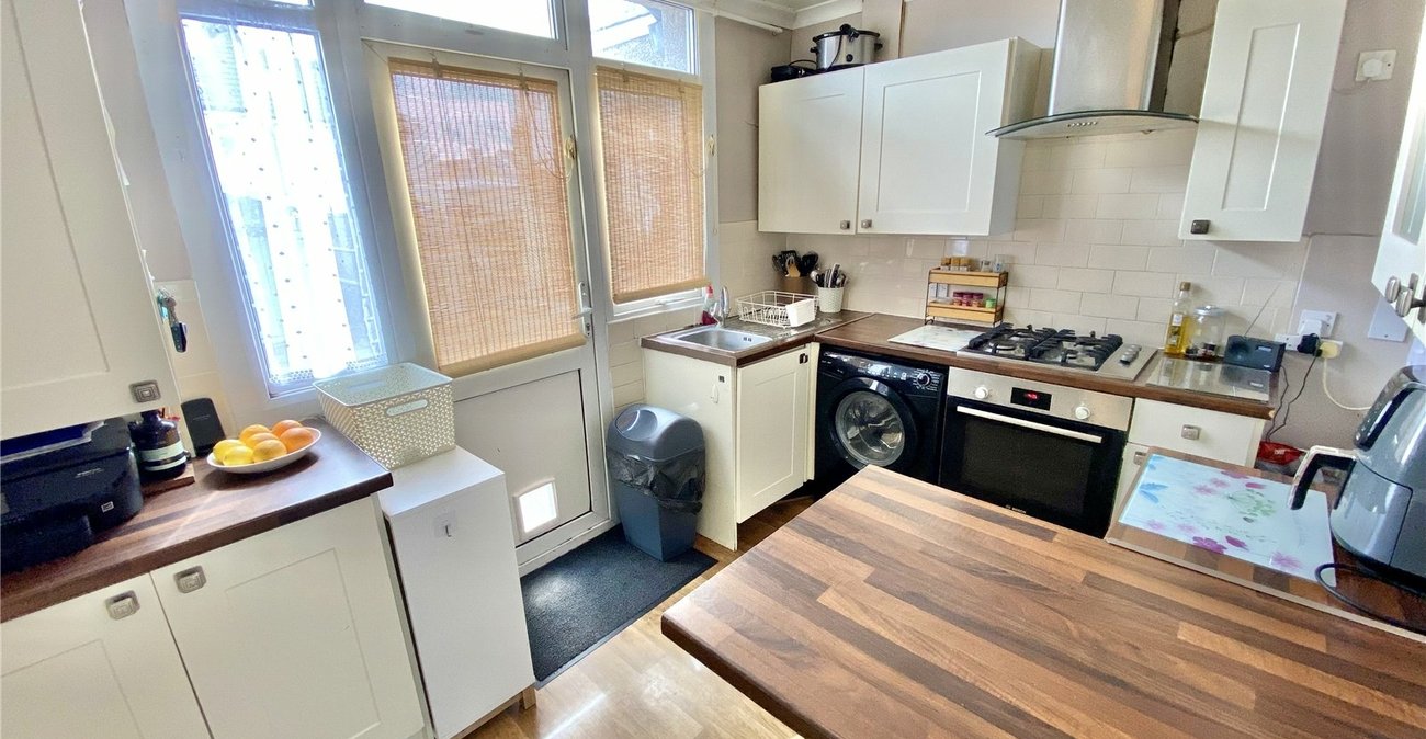 2 bedroom house for sale in Sidcup | Robinson Jackson