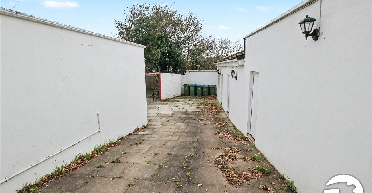 5 bedroom house for sale in Plumstead Common | Robinson Jackson