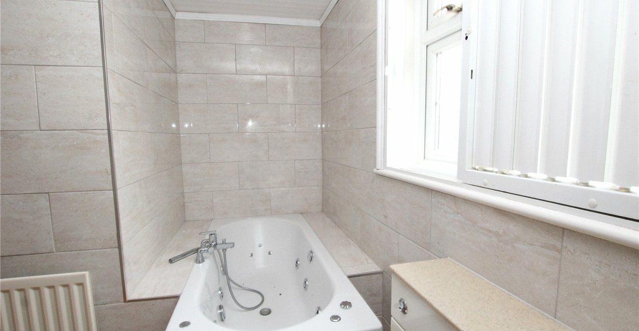 5 bedroom house for sale in Plumstead Common | Robinson Jackson