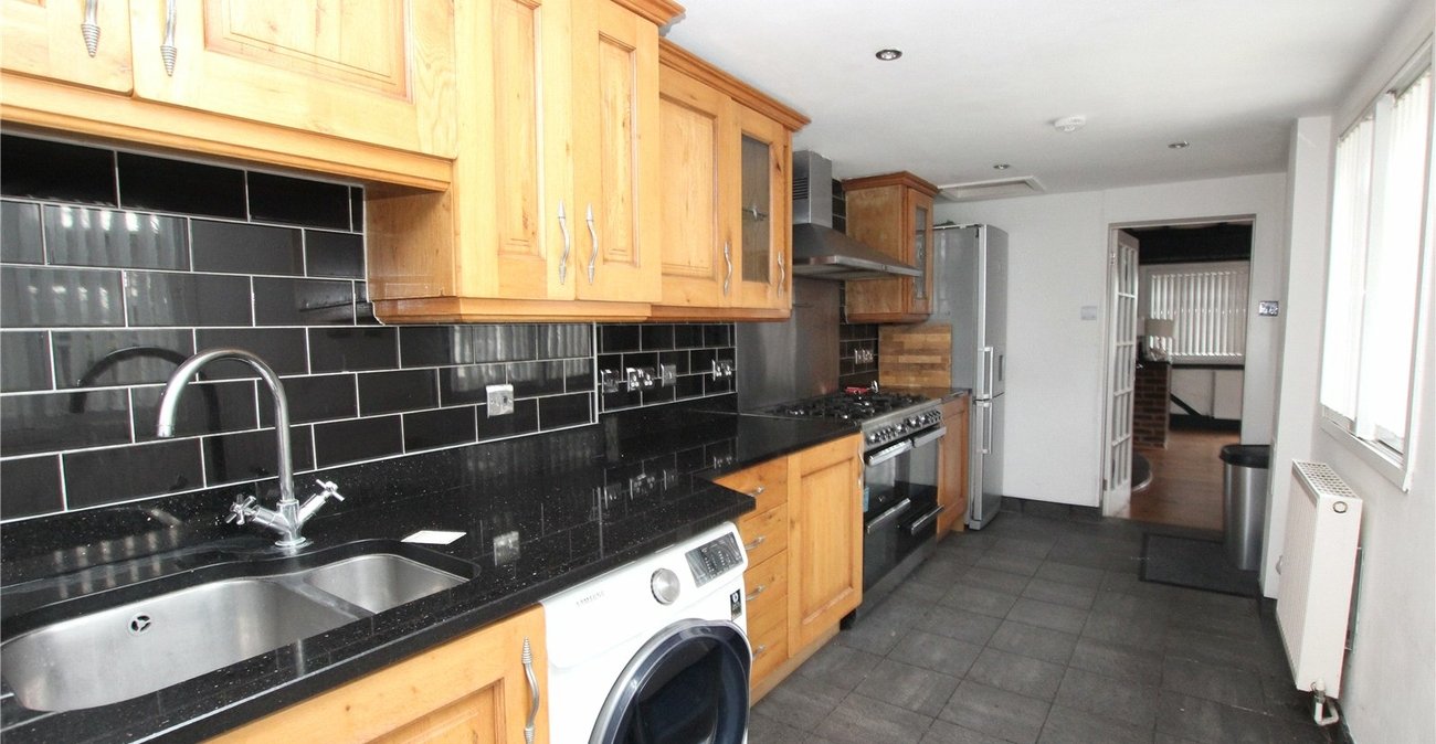 5 bedroom house for sale in Plumstead Common | Robinson Jackson