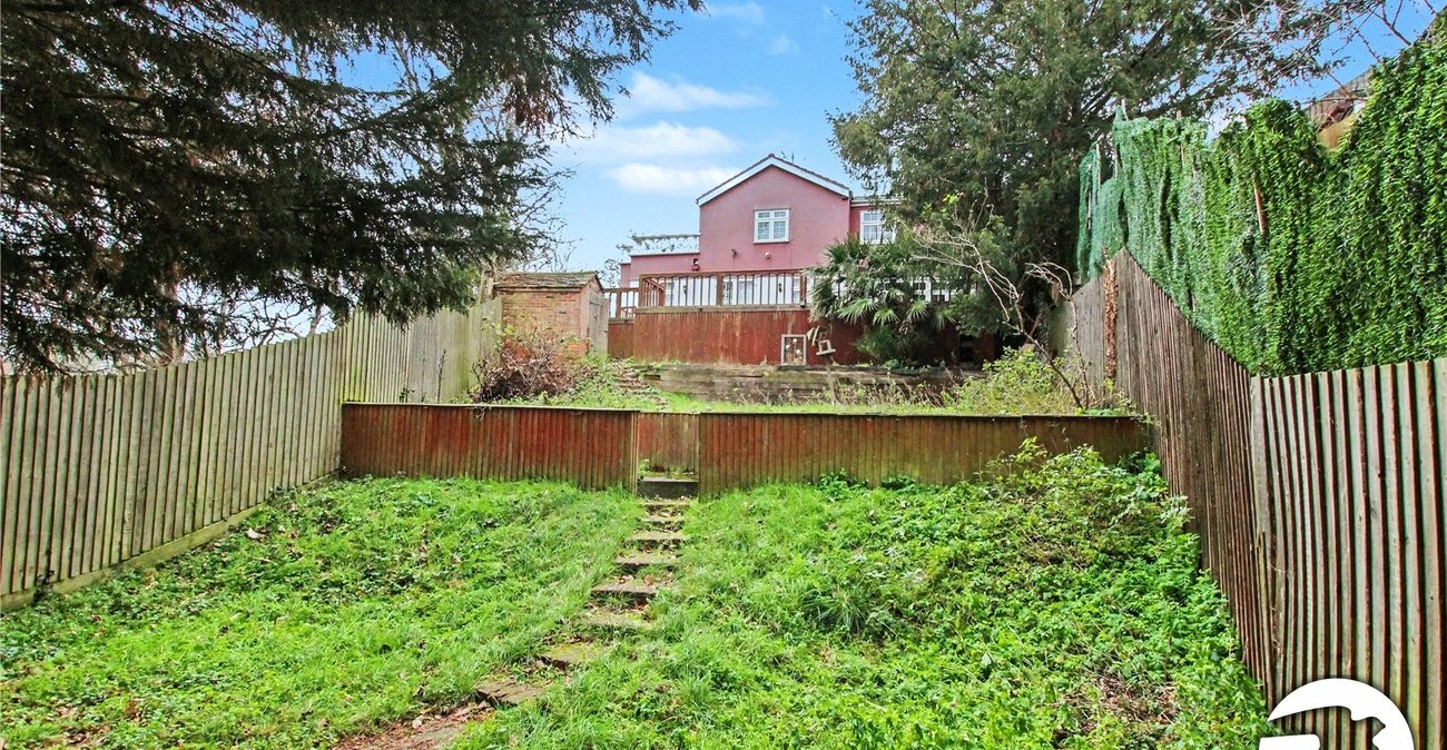 5 bedroom house for sale in Plumstead Common | Robinson Jackson