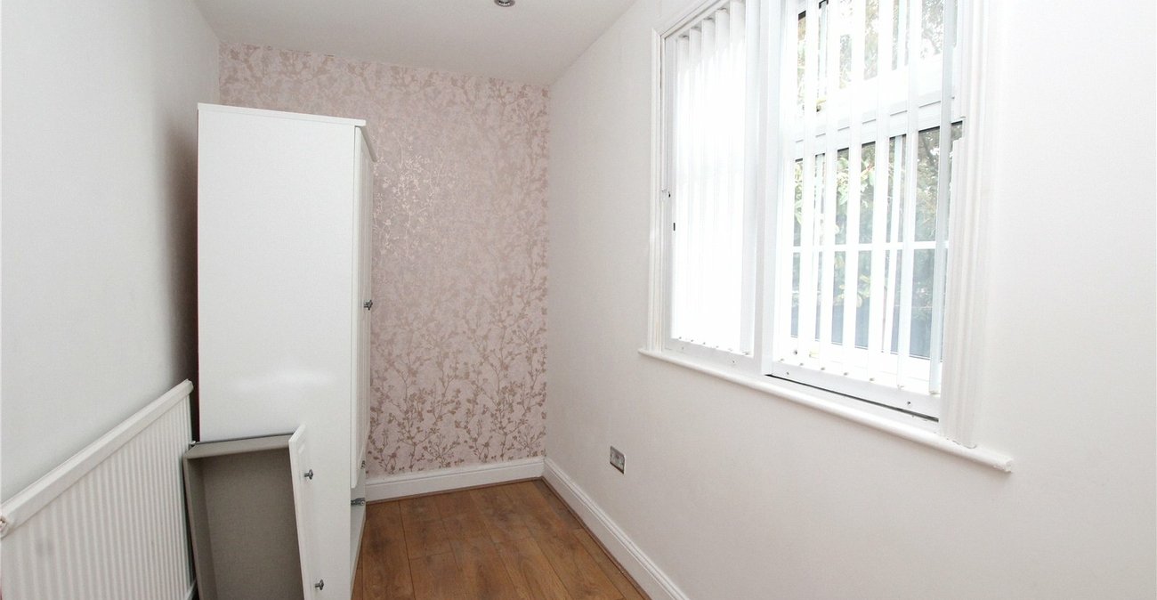 5 bedroom house for sale in Plumstead Common | Robinson Jackson