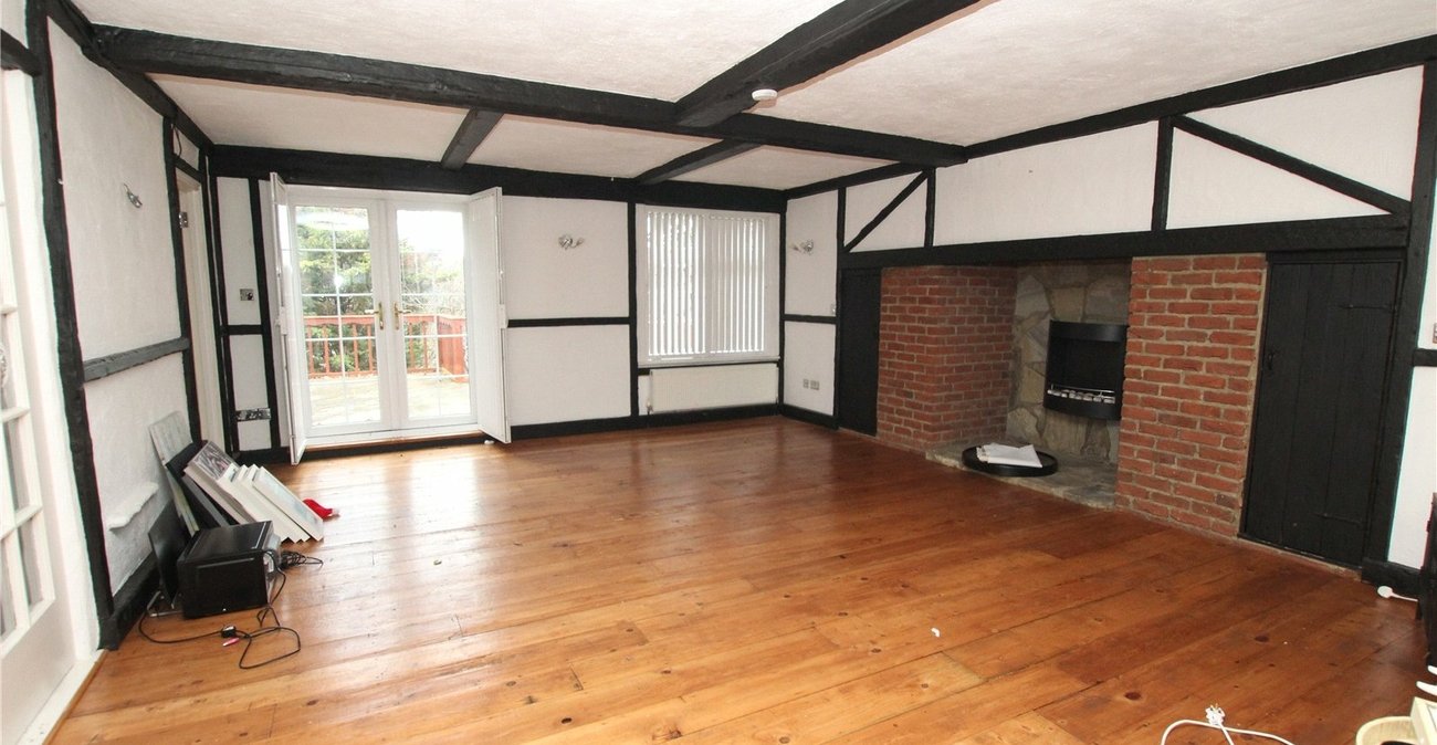 5 bedroom house for sale in Plumstead Common | Robinson Jackson