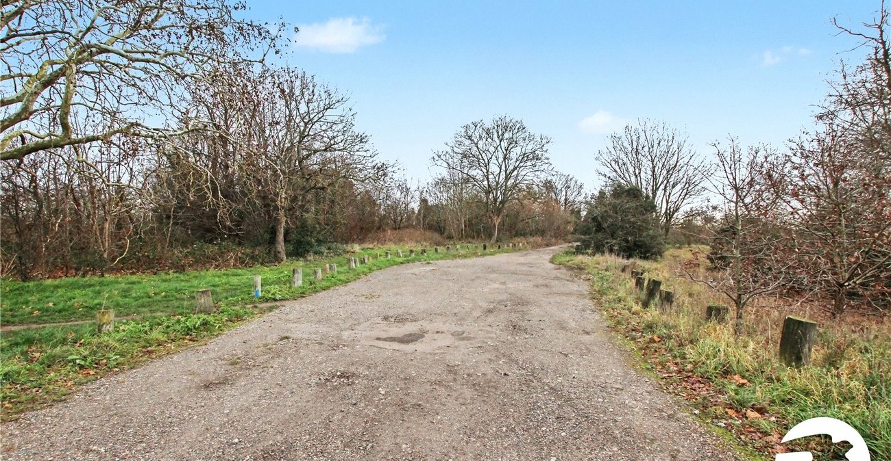 5 bedroom house for sale in Plumstead Common | Robinson Jackson