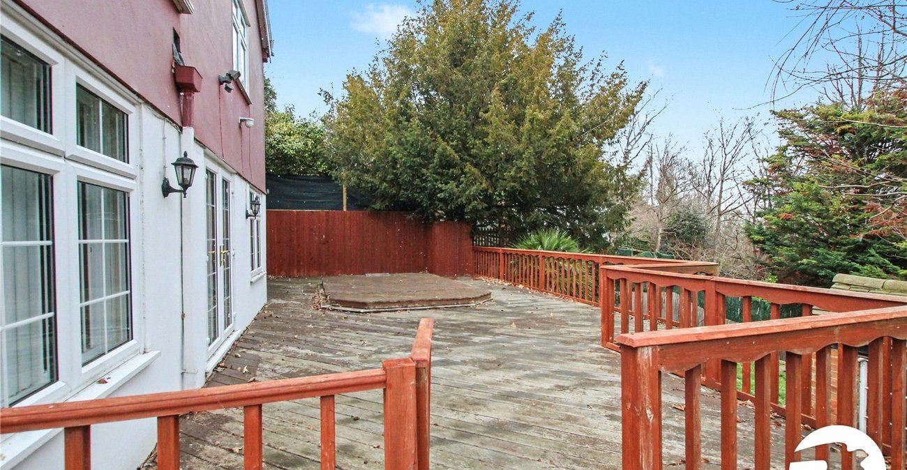 5 bedroom house for sale in Plumstead Common | Robinson Jackson