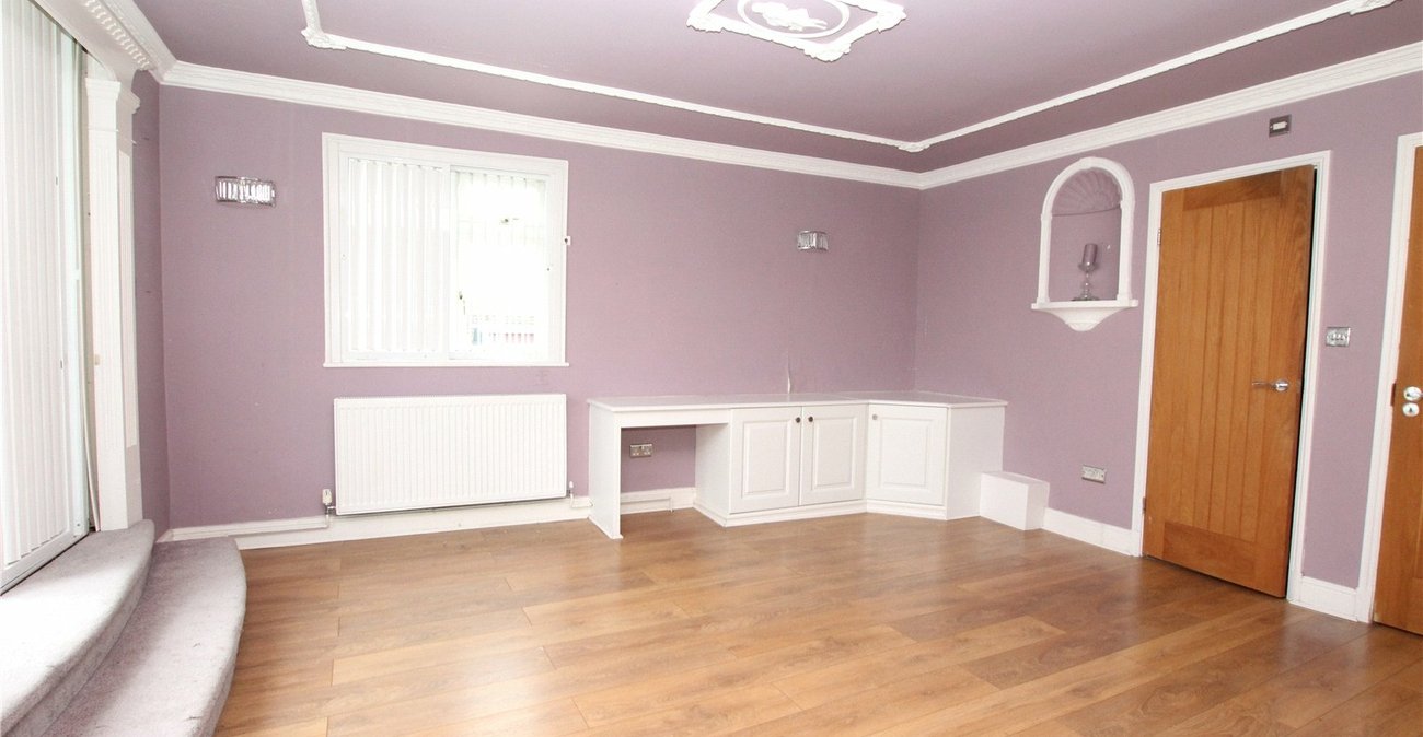 5 bedroom house for sale in Plumstead Common | Robinson Jackson