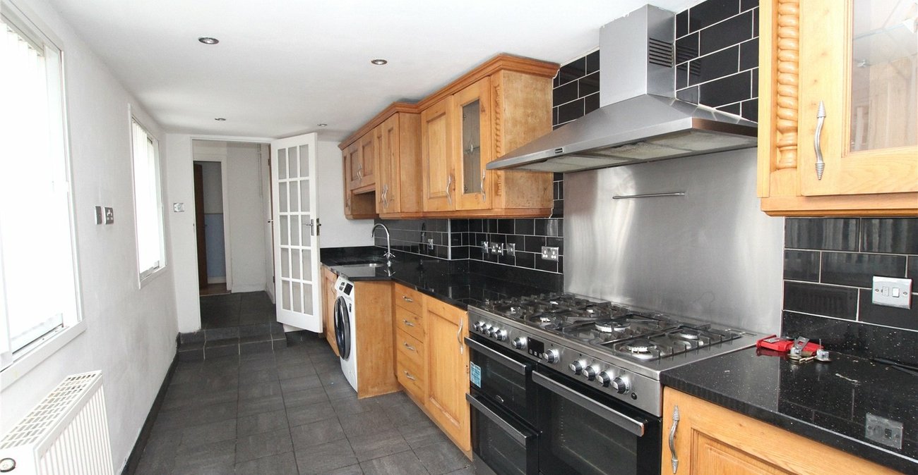 5 bedroom house for sale in Plumstead Common | Robinson Jackson