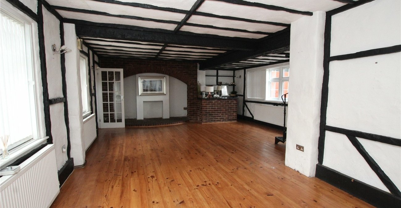 5 bedroom house for sale in Plumstead Common | Robinson Jackson