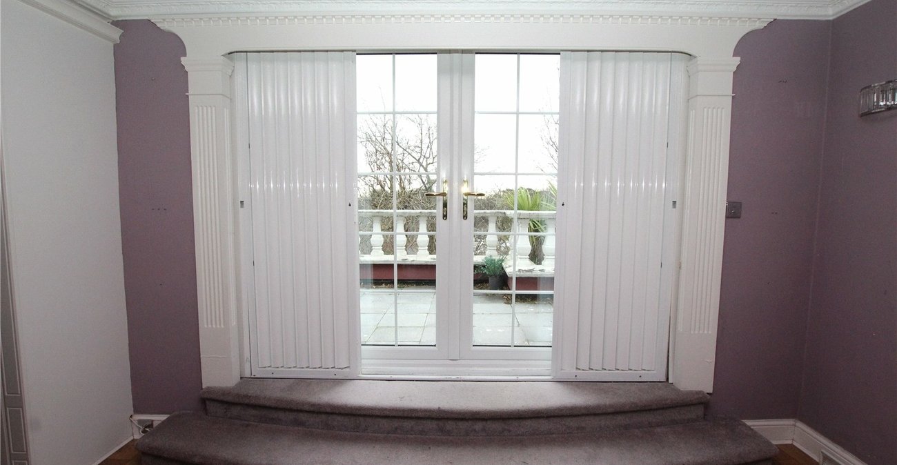 5 bedroom house for sale in Plumstead Common | Robinson Jackson