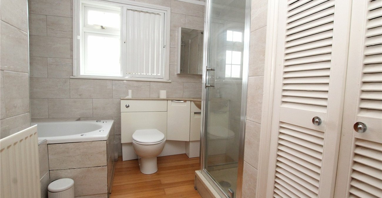 5 bedroom house for sale in Plumstead Common | Robinson Jackson