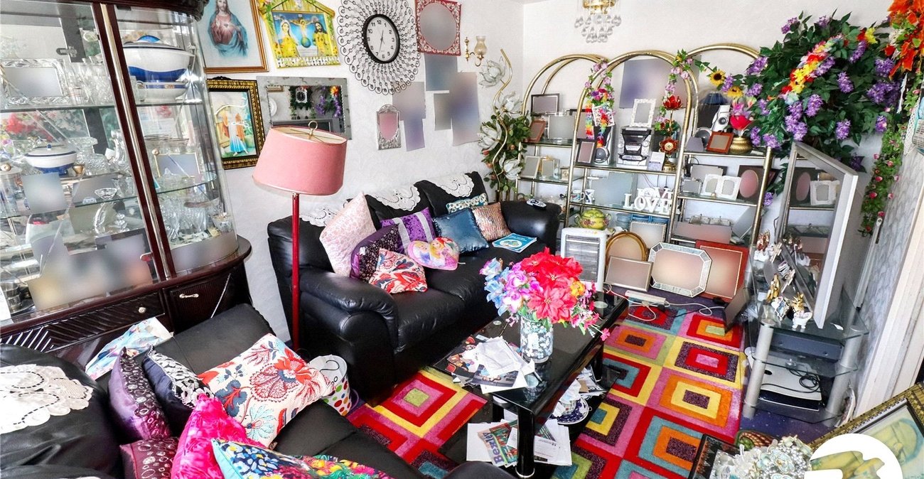 4 bedroom house for sale in London | Robinson Jackson