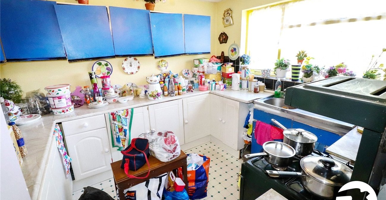 4 bedroom house for sale in London | Robinson Jackson