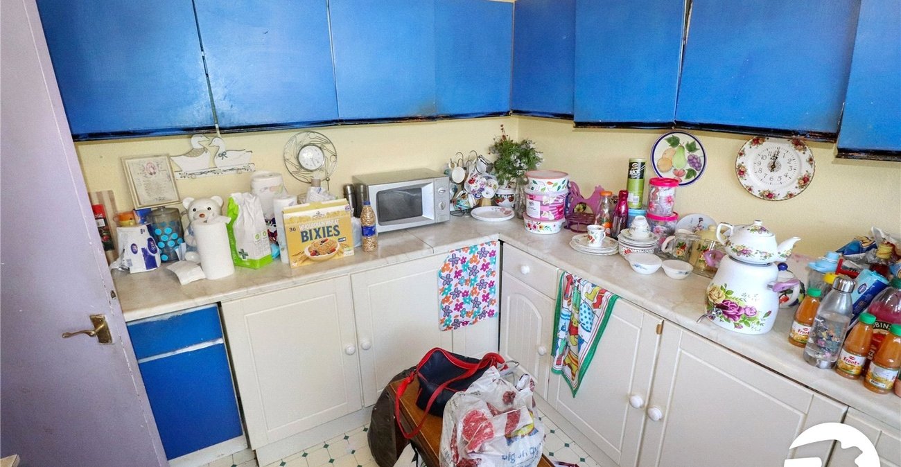 4 bedroom house for sale in London | Robinson Jackson