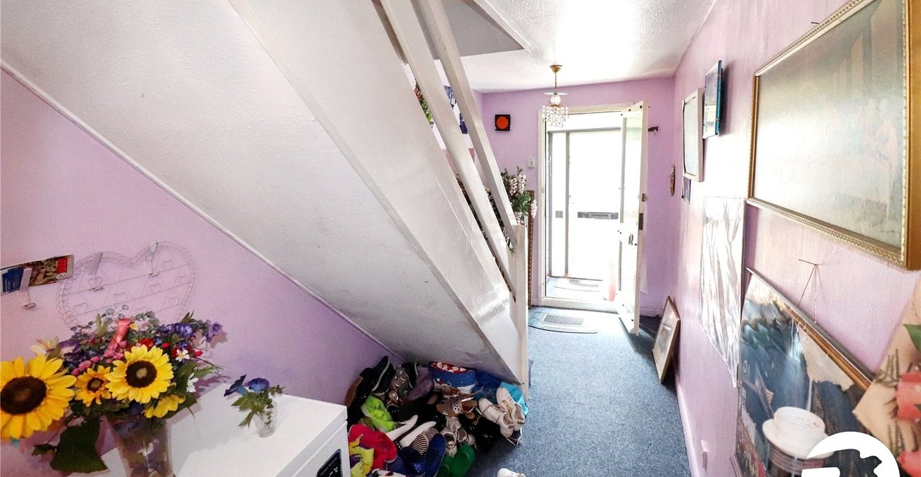 4 bedroom house for sale in London | Robinson Jackson