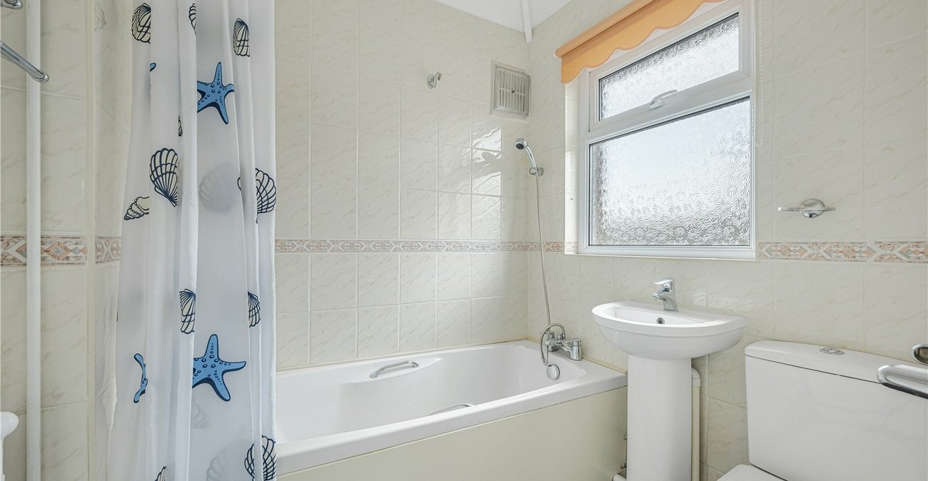 3 bedroom house for sale in Welling | Robinson Jackson