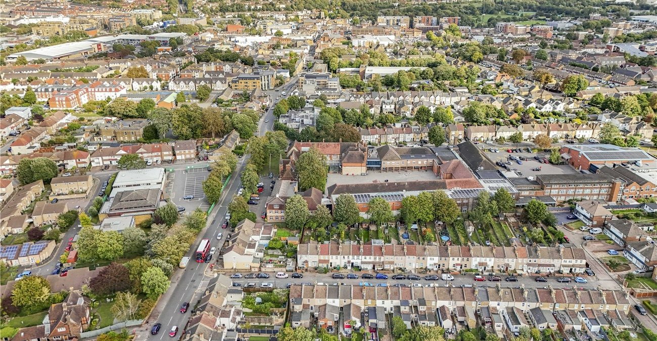 2 bedroom house for sale in West Dartford | Robinson Jackson