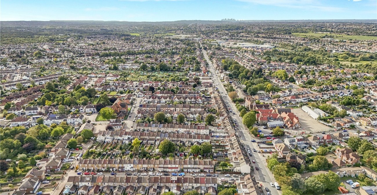 2 bedroom house for sale in West Dartford | Robinson Jackson