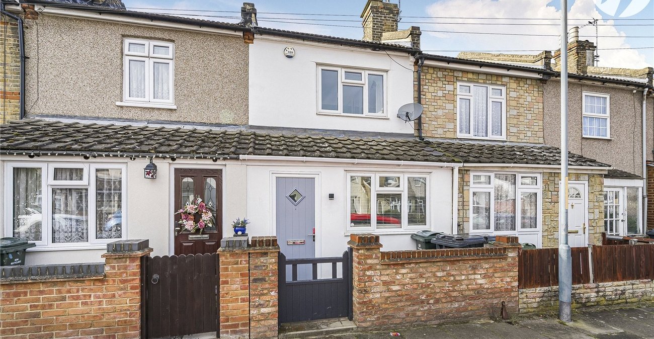 2 bedroom house for sale in West Dartford | Robinson Jackson