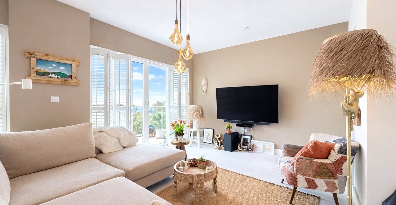 2 bedroom property for sale in London | Robinson Jackson