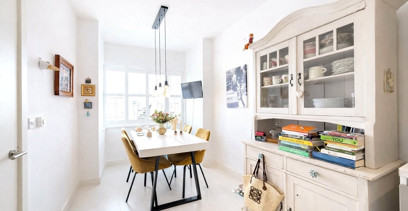 2 bedroom property for sale in London | Robinson Jackson