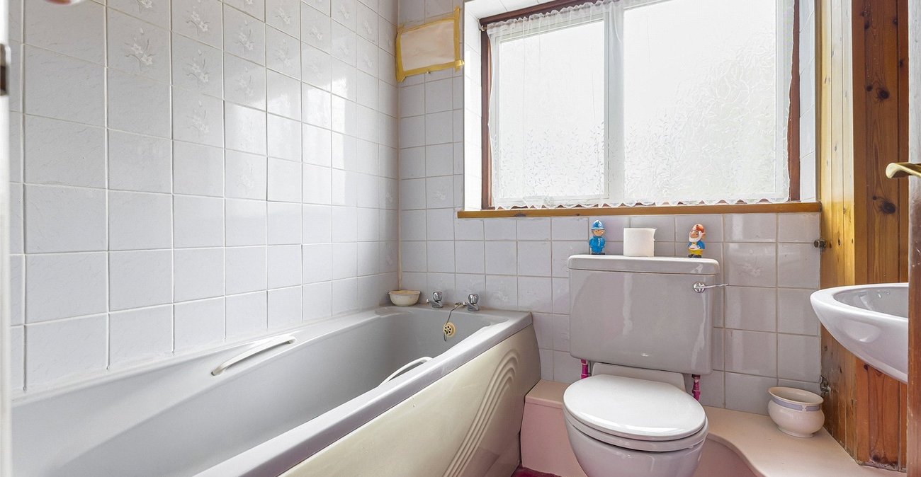 3 bedroom house for sale in Rochester | Robinson Michael & Jackson