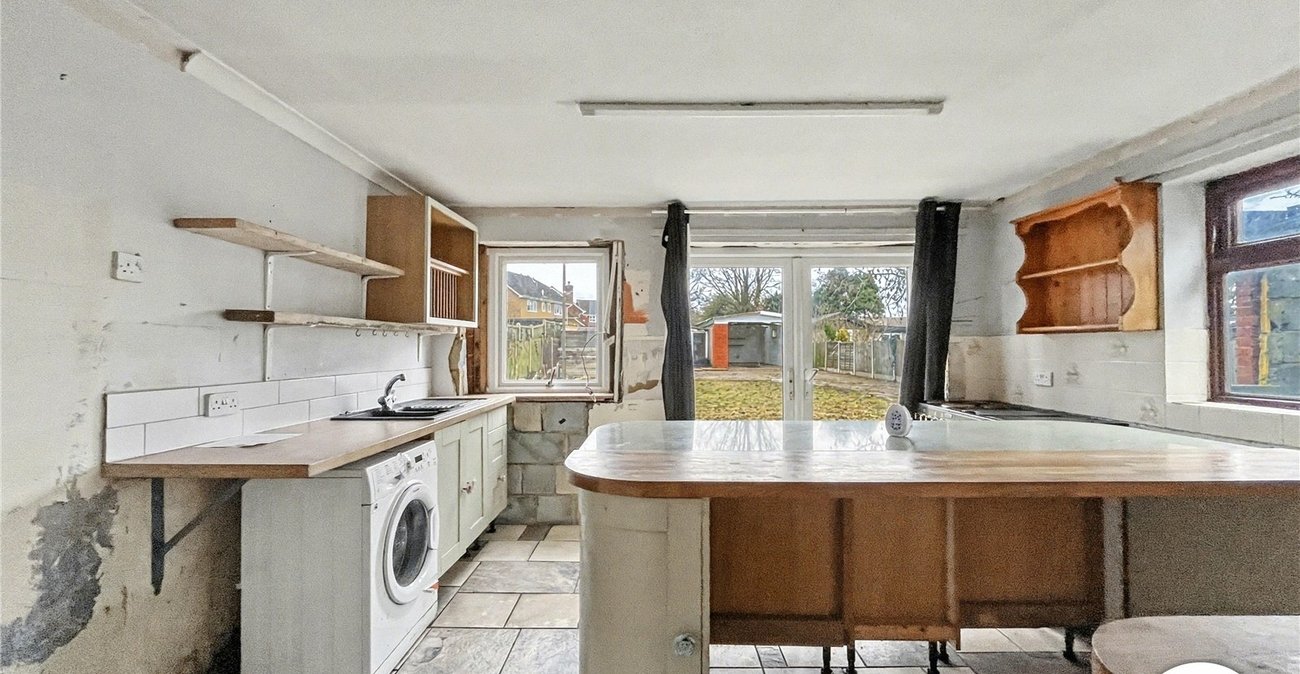 2 bedroom bungalow for sale in Bobbing | Robinson Michael & Jackson