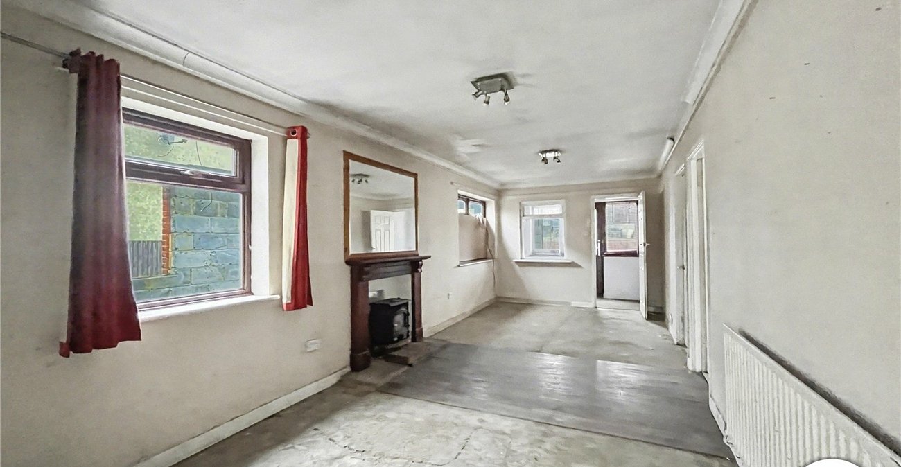 2 bedroom bungalow for sale in Bobbing | Robinson Michael & Jackson