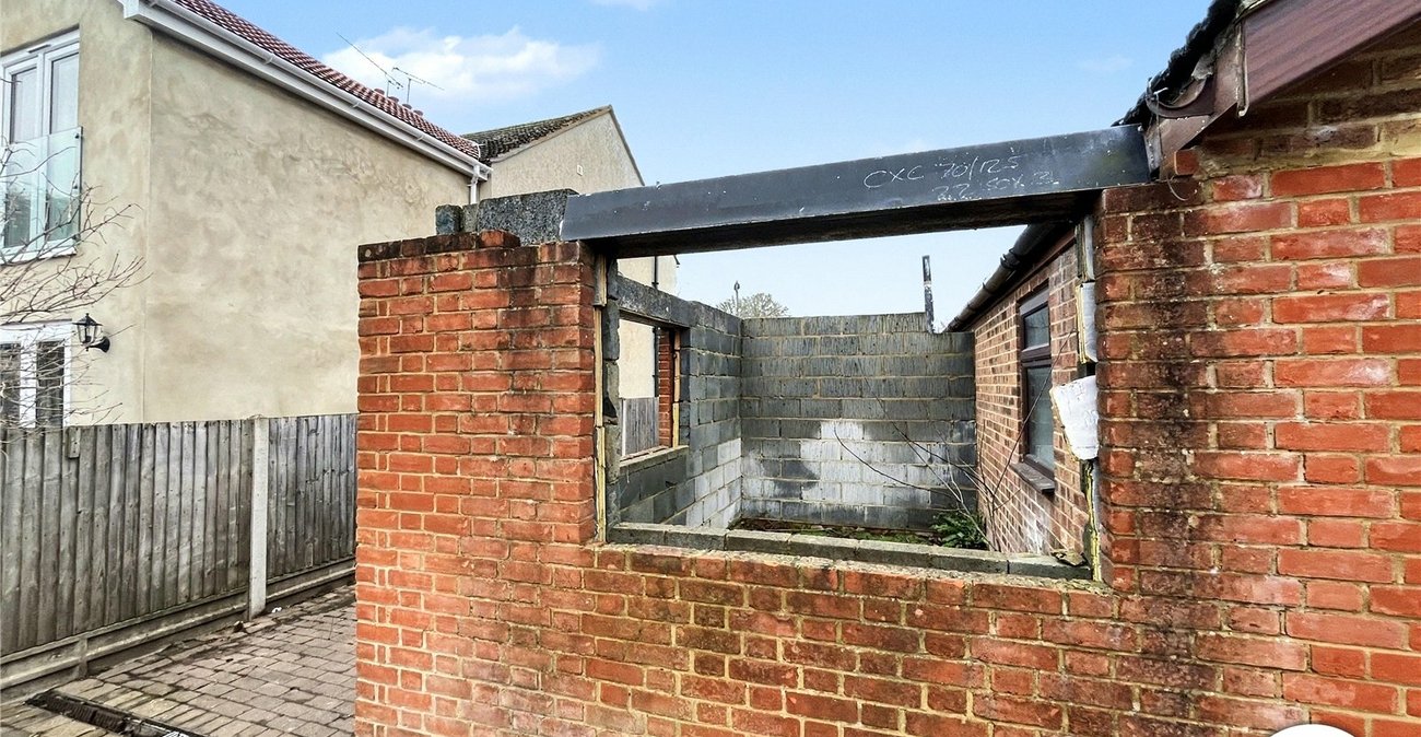 2 bedroom bungalow for sale in Bobbing | Robinson Michael & Jackson