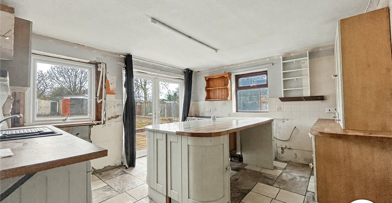 2 bedroom bungalow for sale in Bobbing | Robinson Michael & Jackson