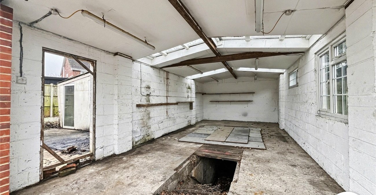 2 bedroom bungalow for sale in Bobbing | Robinson Michael & Jackson