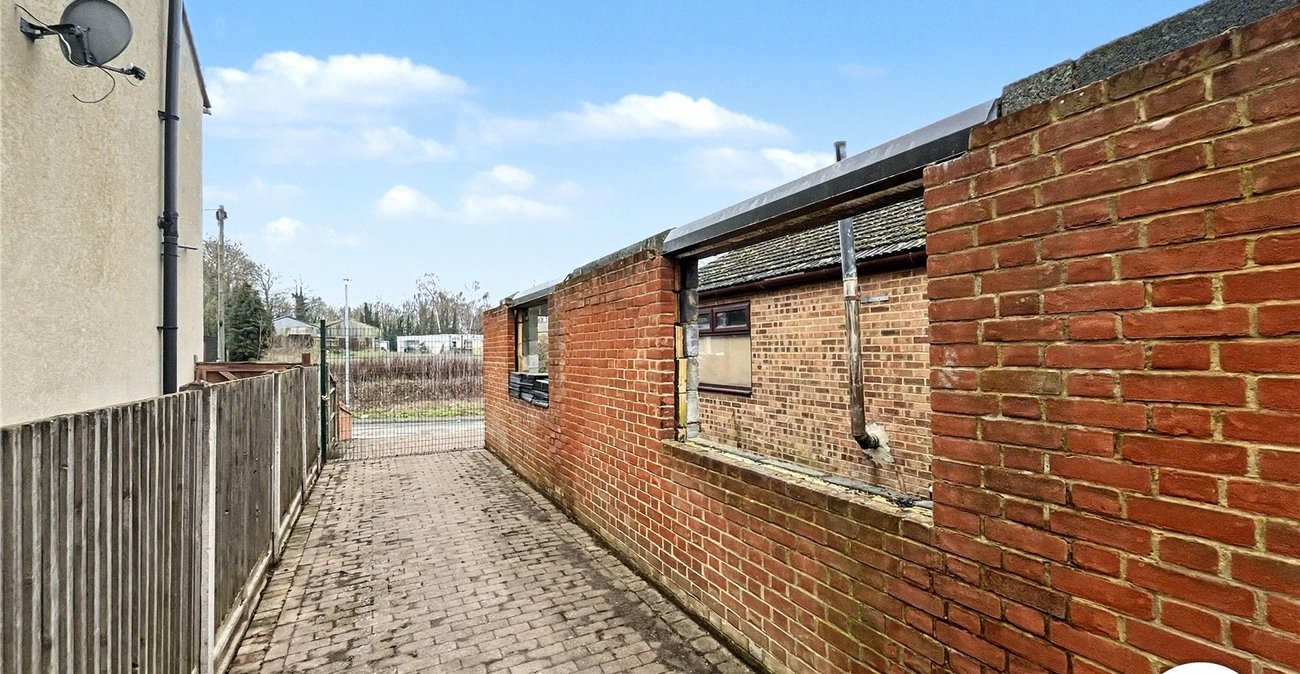 2 bedroom bungalow for sale in Bobbing | Robinson Michael & Jackson