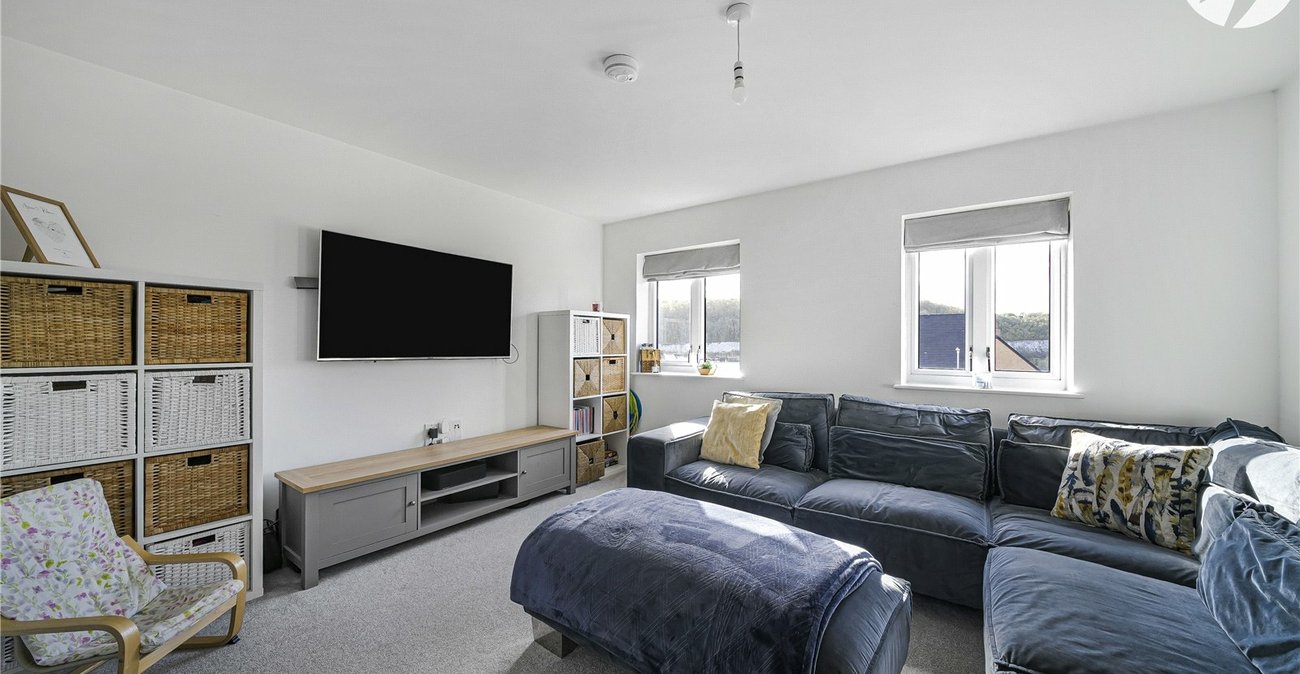 3 bedroom property for sale in Castle Hill | Robinson Jackson