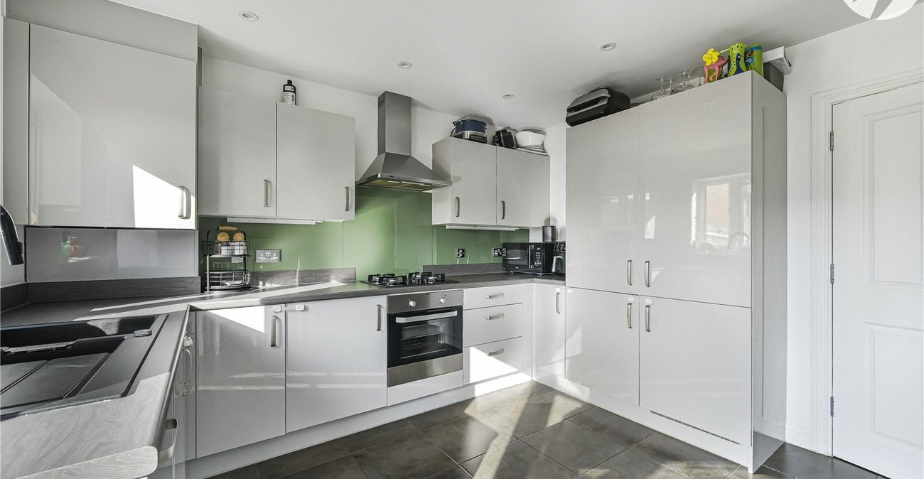 3 bedroom property for sale in Castle Hill | Robinson Jackson