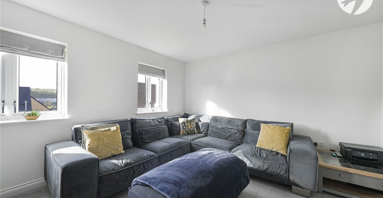 3 bedroom property for sale in Castle Hill | Robinson Jackson