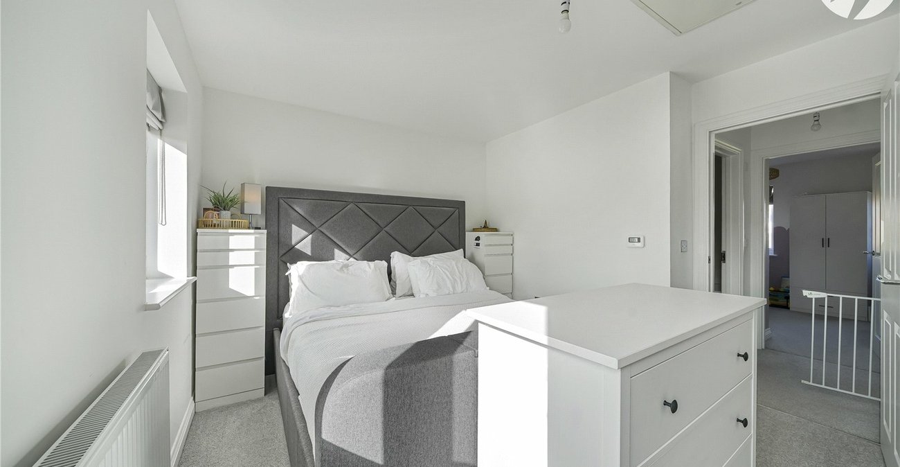 3 bedroom property for sale in Castle Hill | Robinson Jackson