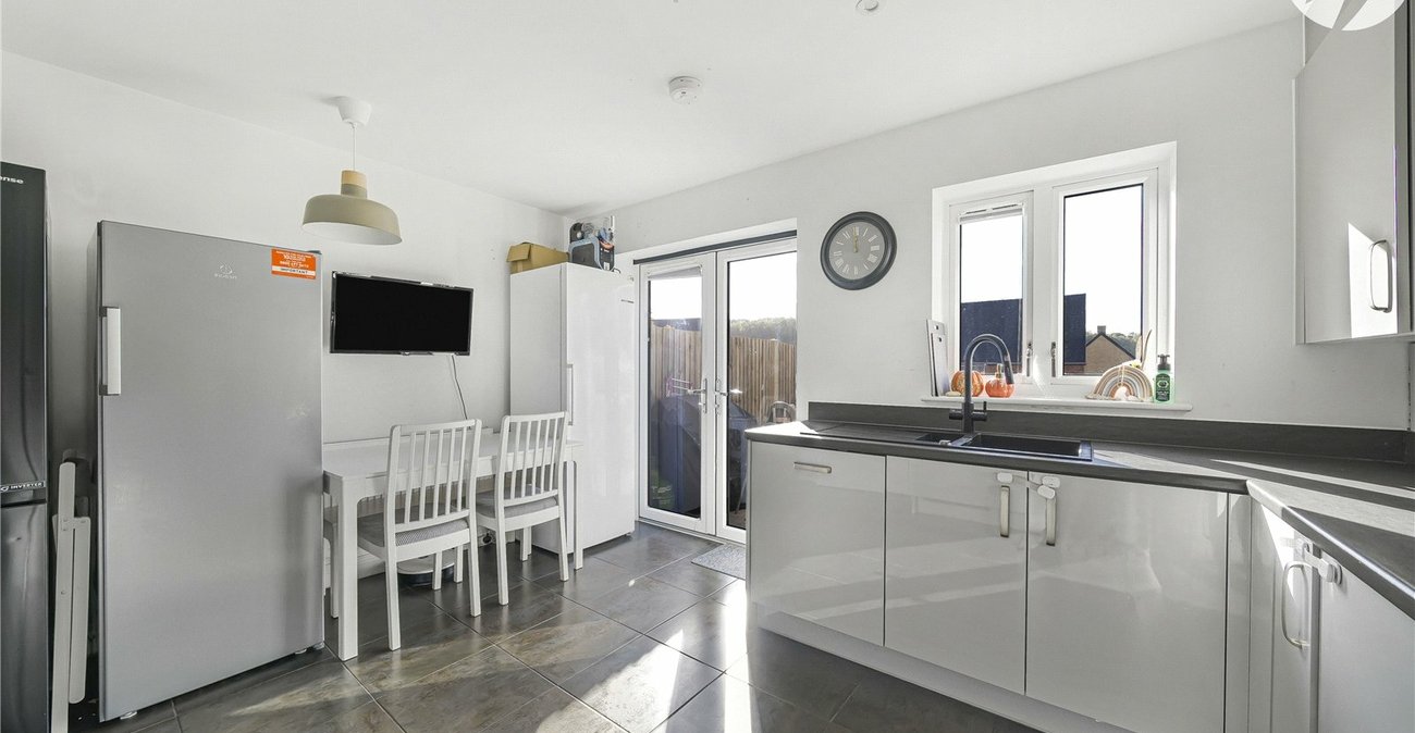 3 bedroom property for sale in Castle Hill | Robinson Jackson