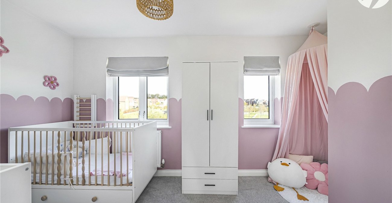 3 bedroom property for sale in Castle Hill | Robinson Jackson