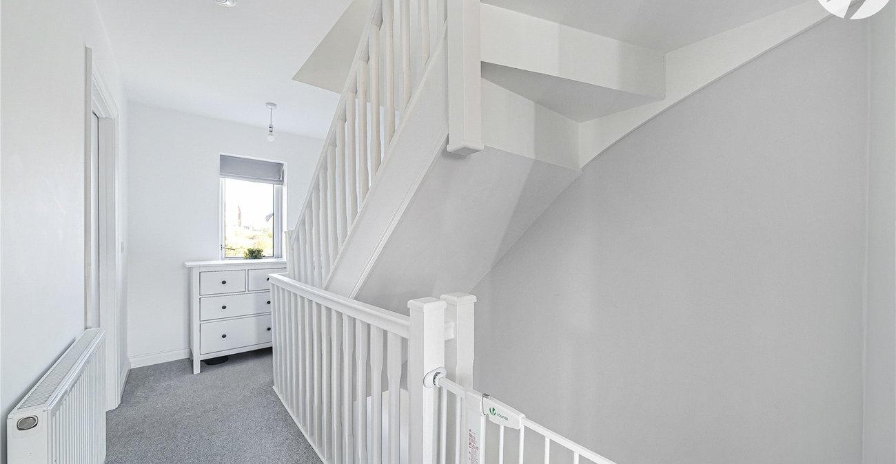 3 bedroom property for sale in Castle Hill | Robinson Jackson