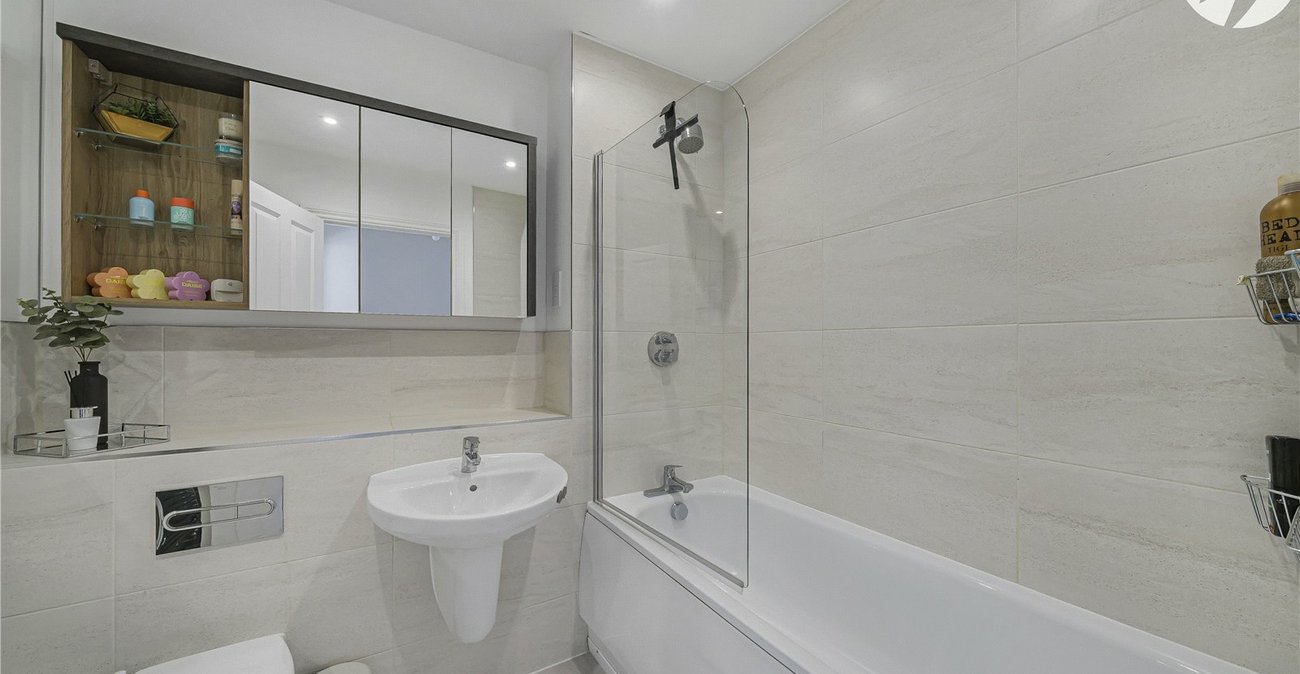 3 bedroom property for sale in Castle Hill | Robinson Jackson