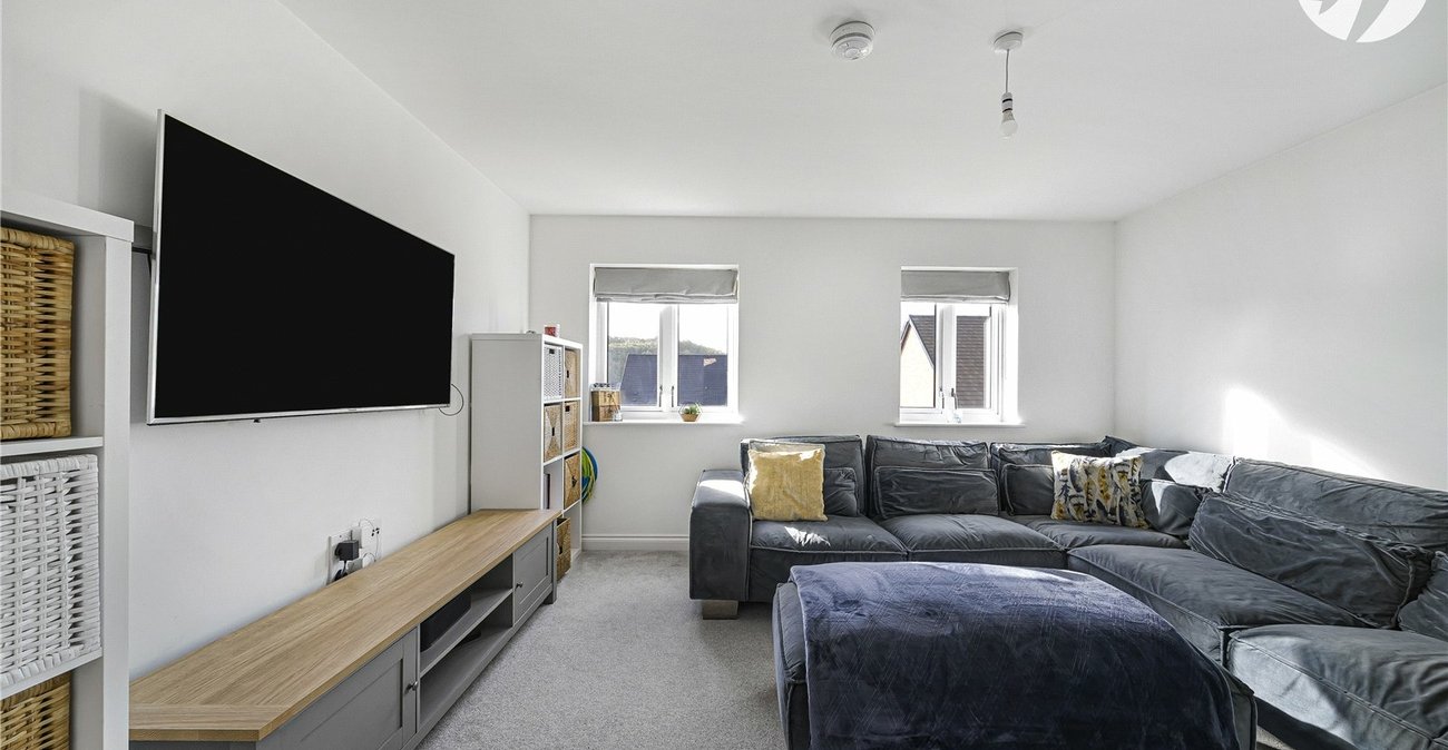 3 bedroom property for sale in Castle Hill | Robinson Jackson