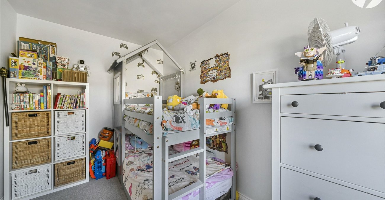 3 bedroom property for sale in Castle Hill | Robinson Jackson