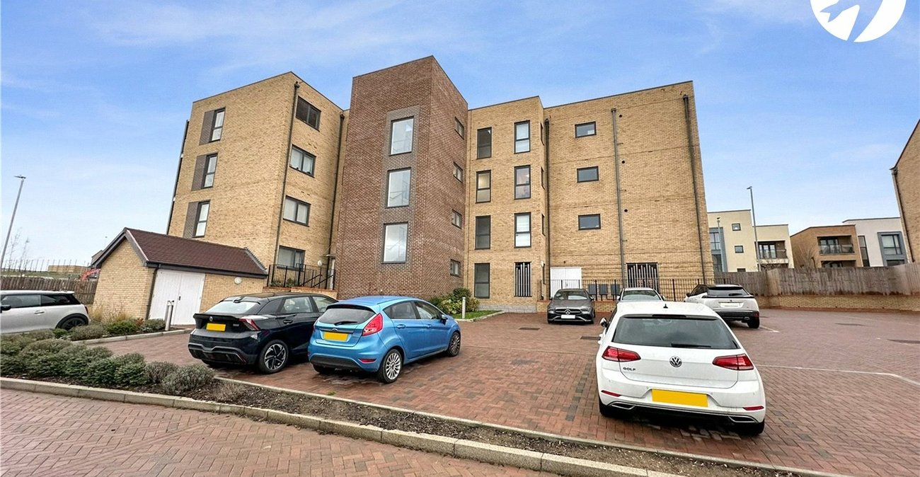 2 bedroom property for sale in Castle Hill | Robinson Jackson