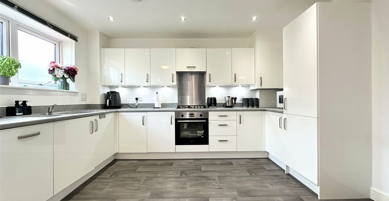 2 bedroom property for sale in Castle Hill | Robinson Jackson