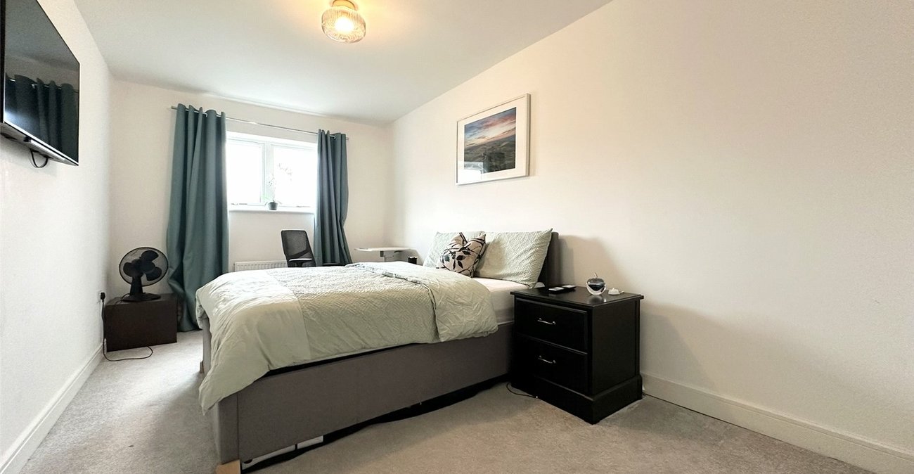 2 bedroom property for sale in Castle Hill | Robinson Jackson