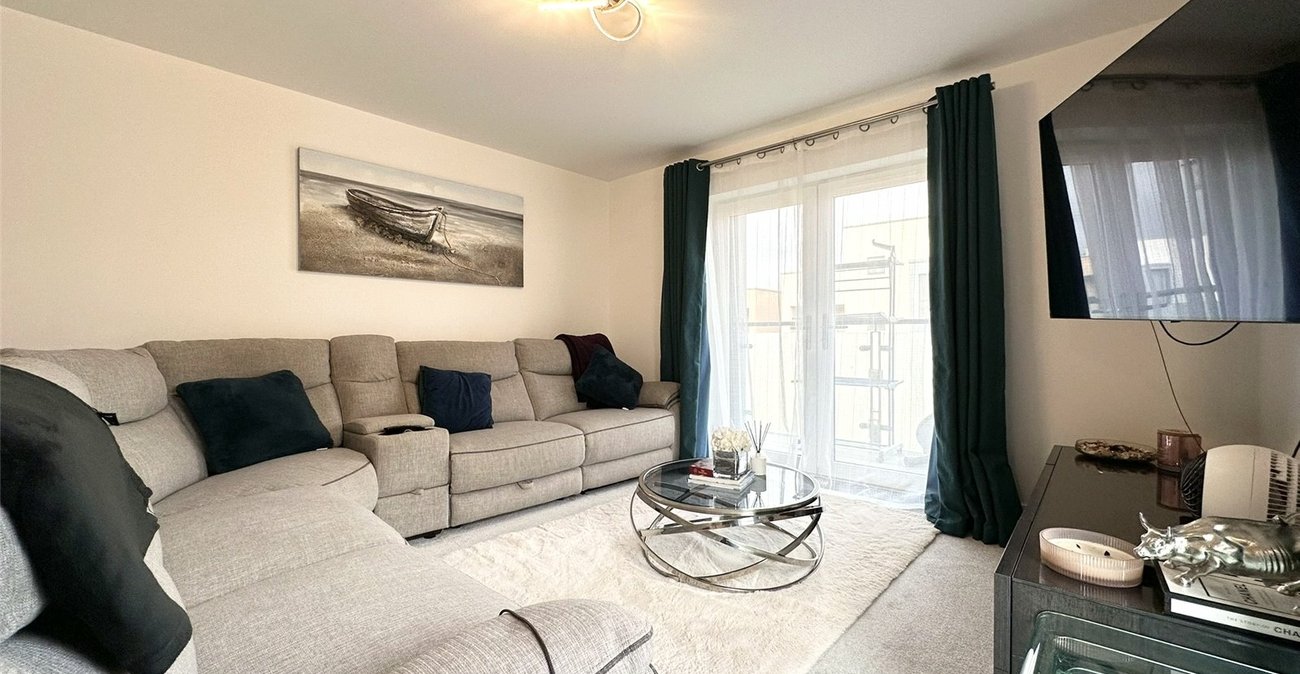 2 bedroom property for sale in Castle Hill | Robinson Jackson