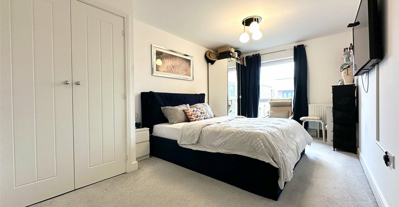 2 bedroom property for sale in Castle Hill | Robinson Jackson