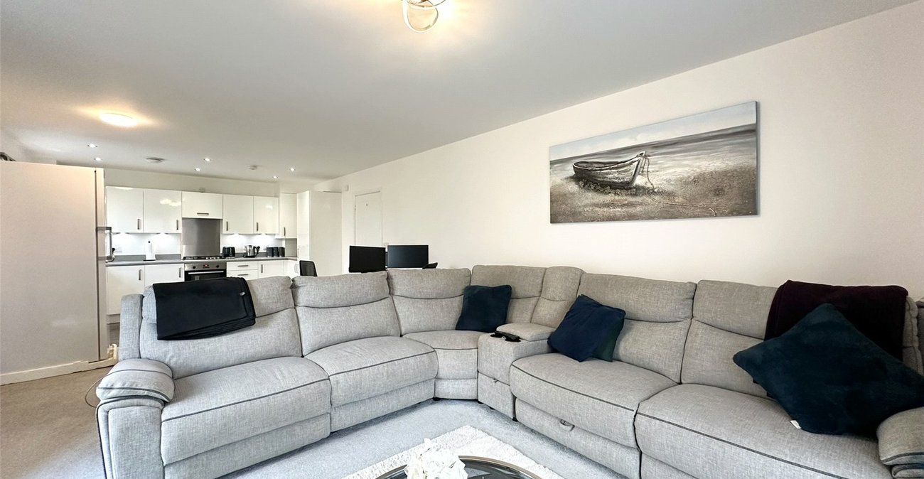 2 bedroom property for sale in Castle Hill | Robinson Jackson