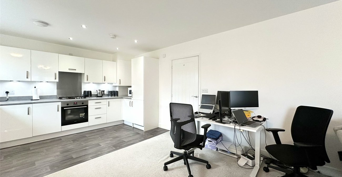 2 bedroom property for sale in Castle Hill | Robinson Jackson